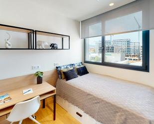 Bedroom of Flat to share in  Barcelona Capital  with Air Conditioner, Heating and Private garden