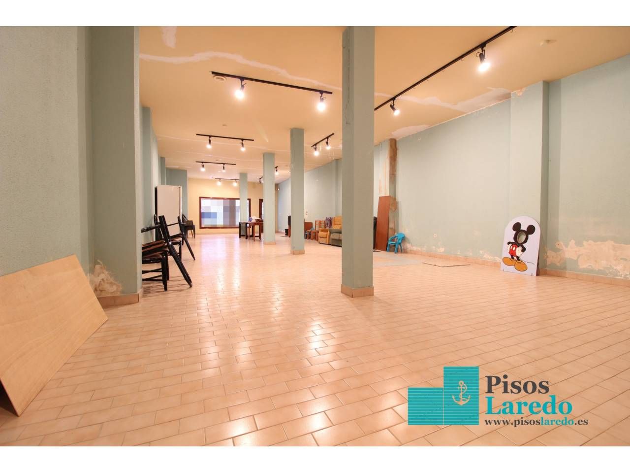 Local en venda en Laredo