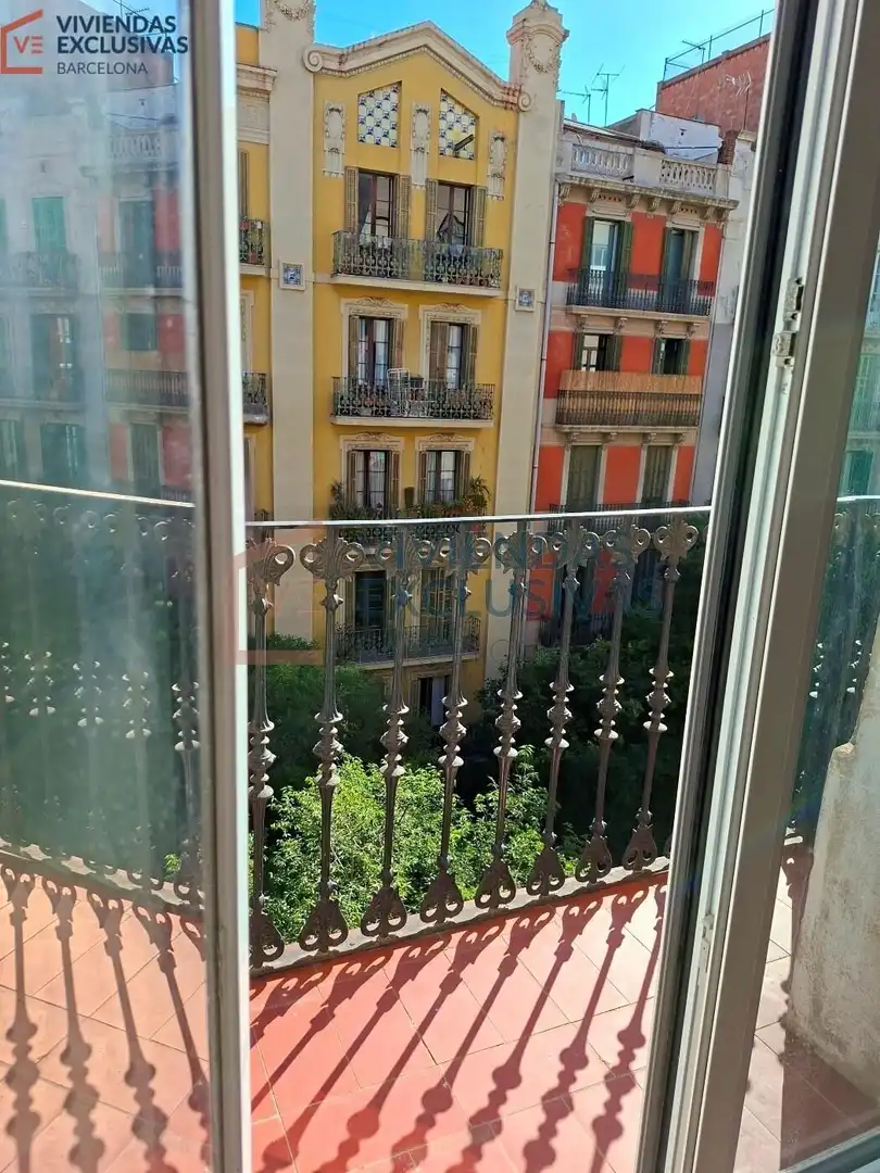 Piso con terraza en venta en Carrer de Viladomat, imagen 13