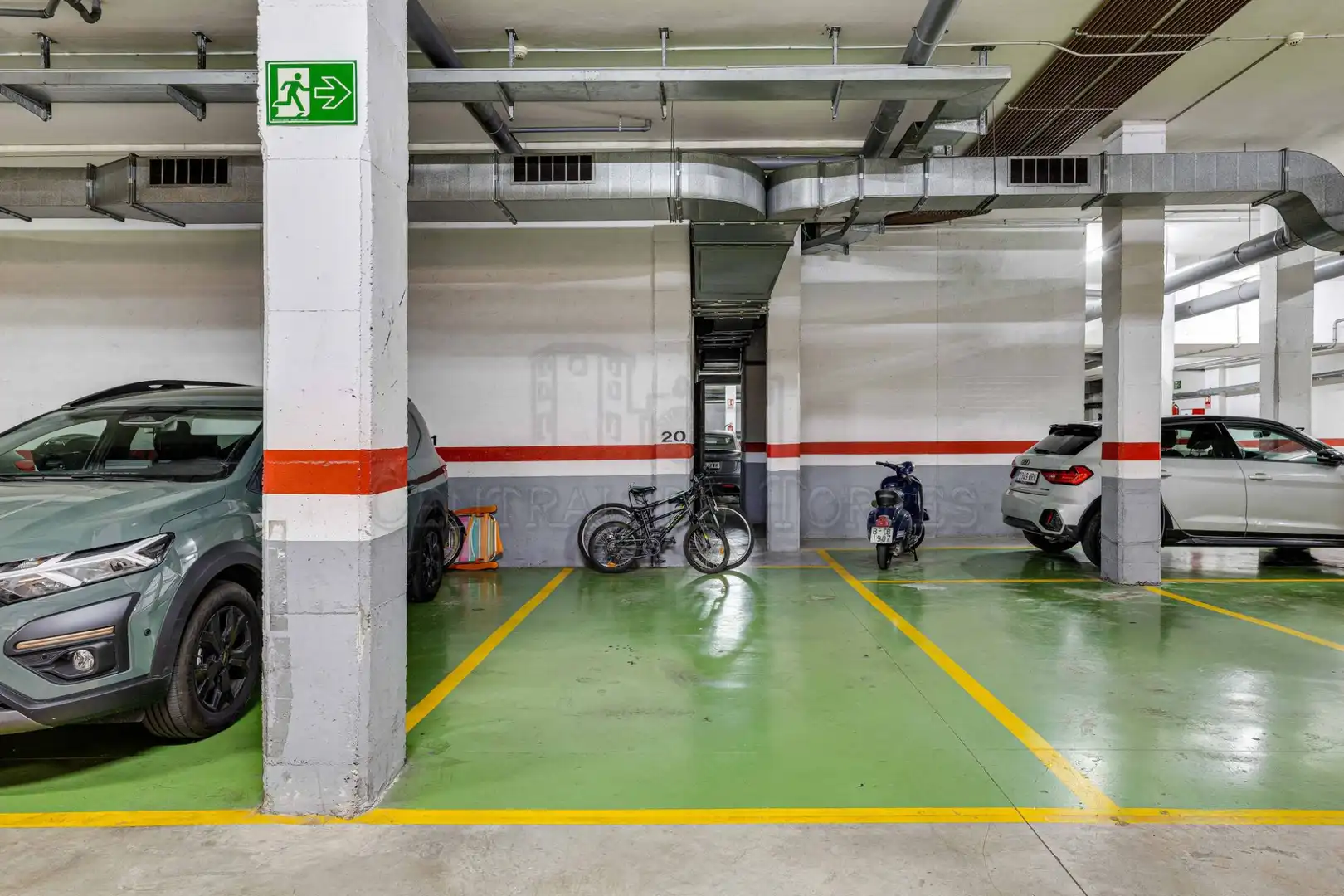 Parking of Flat for sale in Sant Cugat del Vallès  with Air Conditioner, Heating and Parquet flooring