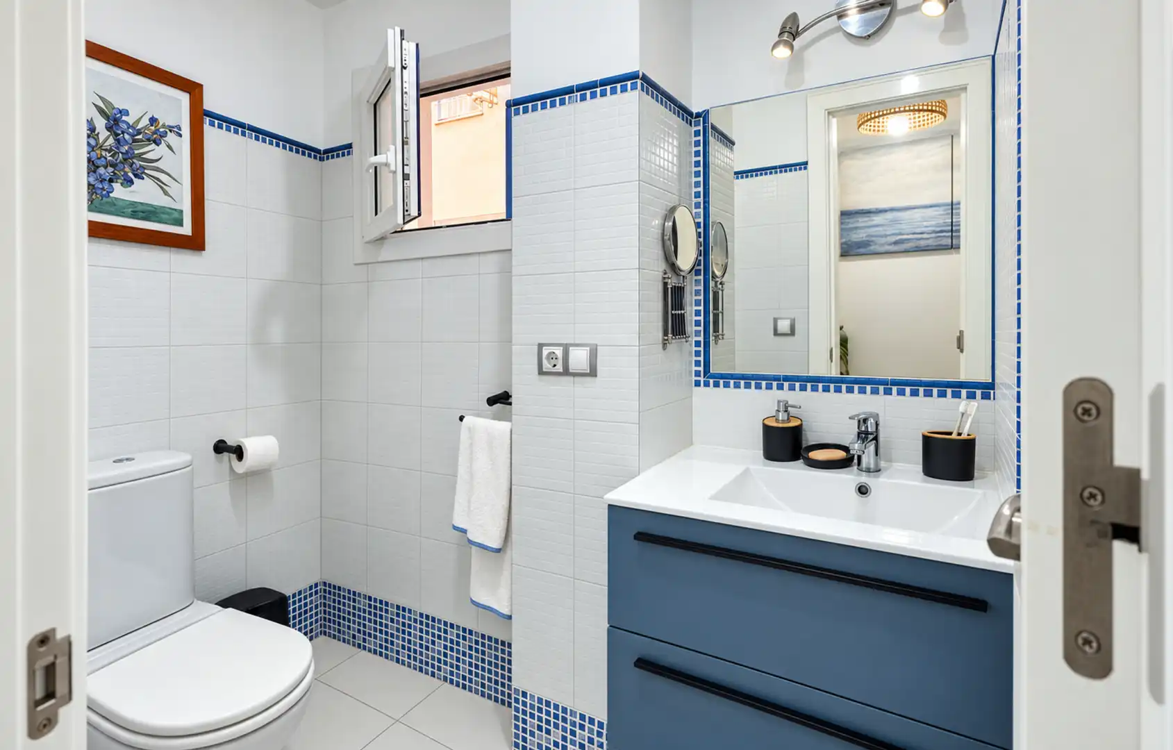 Bany de Apartament en venda en Manilva amb Aire condicionat, Terrassa i Traster
