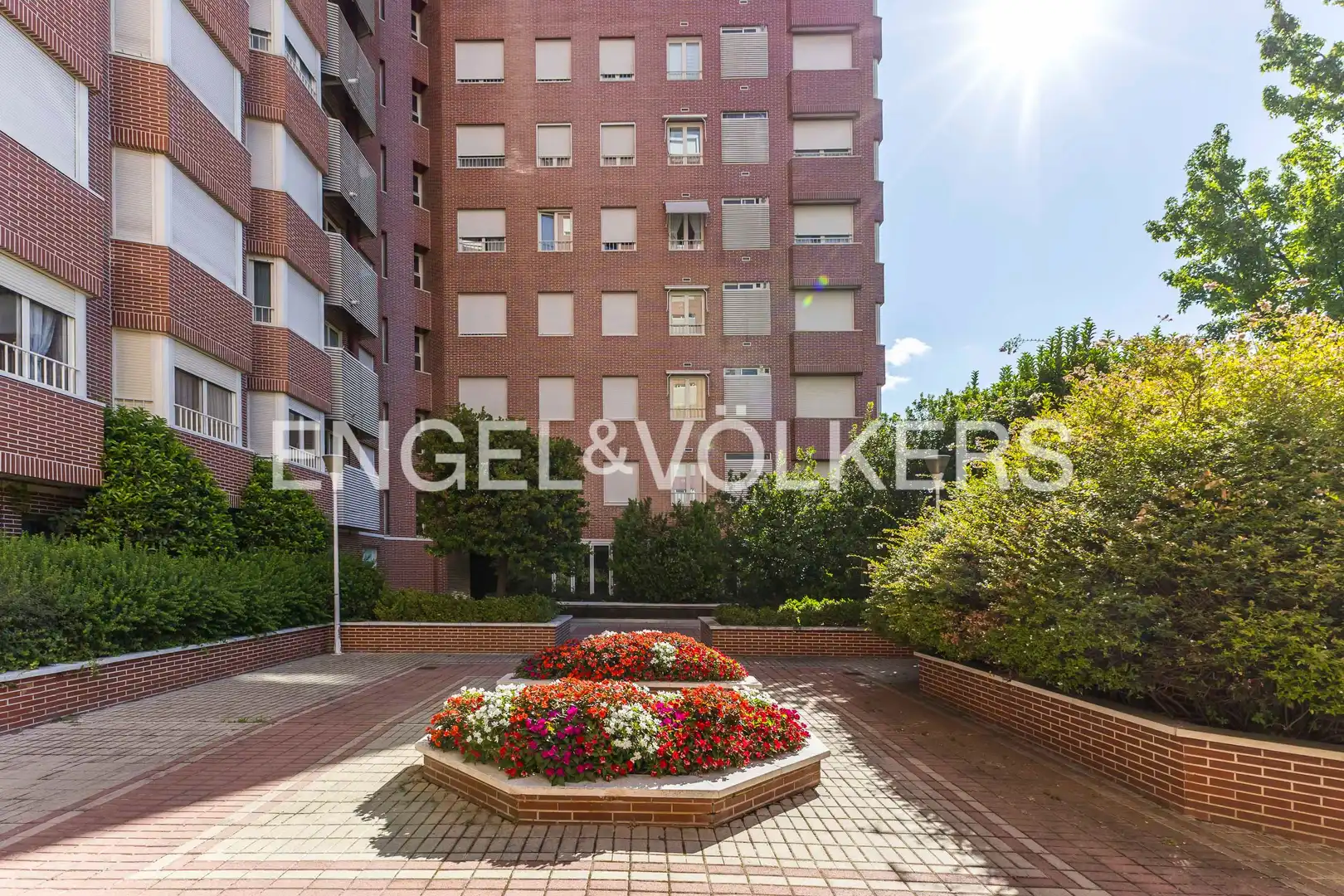 Außenansicht von Wohnung zur Miete in Madrid mit Klimaanlage, Heizung und Schwimmbad
