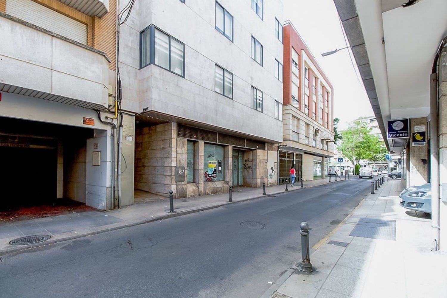 Vista exterior de Local en venda en Ciudad Real Capital amb Aire condicionat