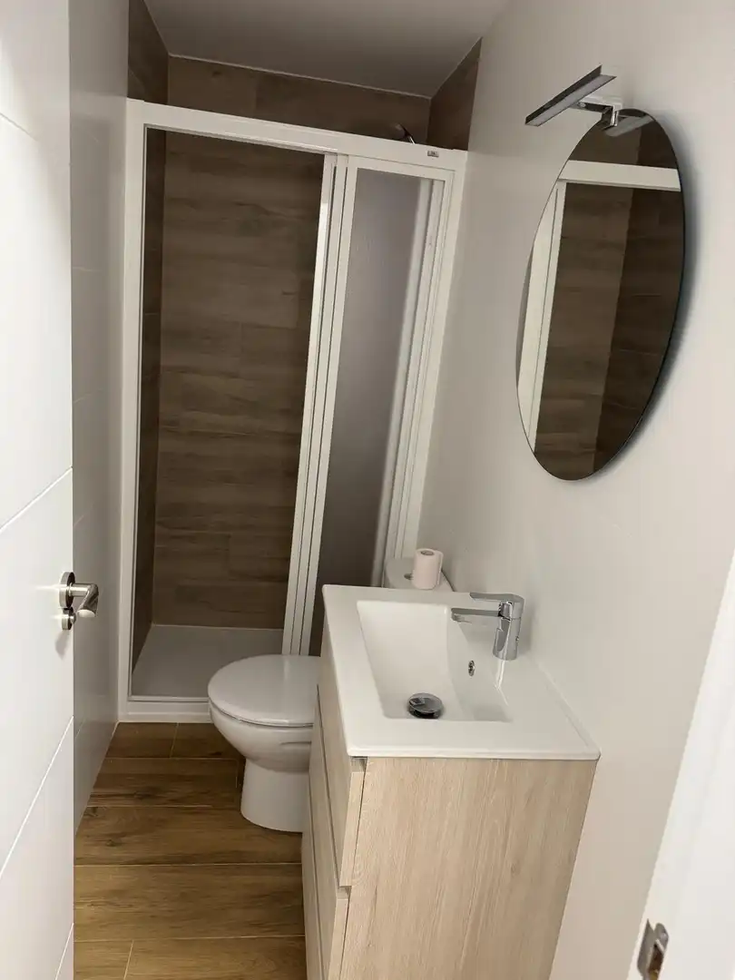 Bathroom of Flat for rent in Granada  with Heating, Terrace and Furnished