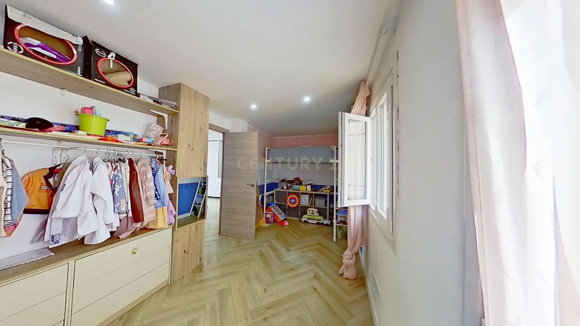 Flat for sale in Málaga  with Air Conditioner, Washing machine and Balcony