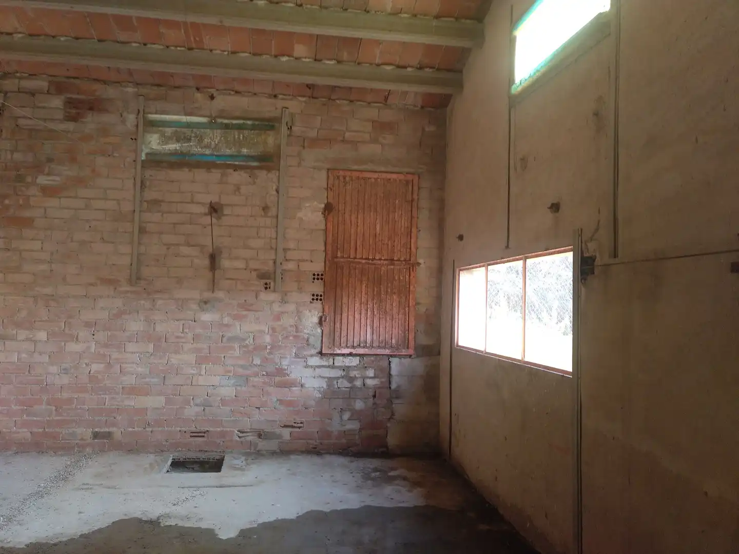 Commercial properties for sale in Les Oluges
