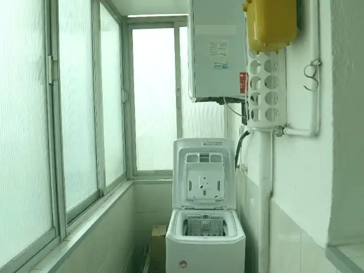 Bathroom of Flat for sale in Moratalaz