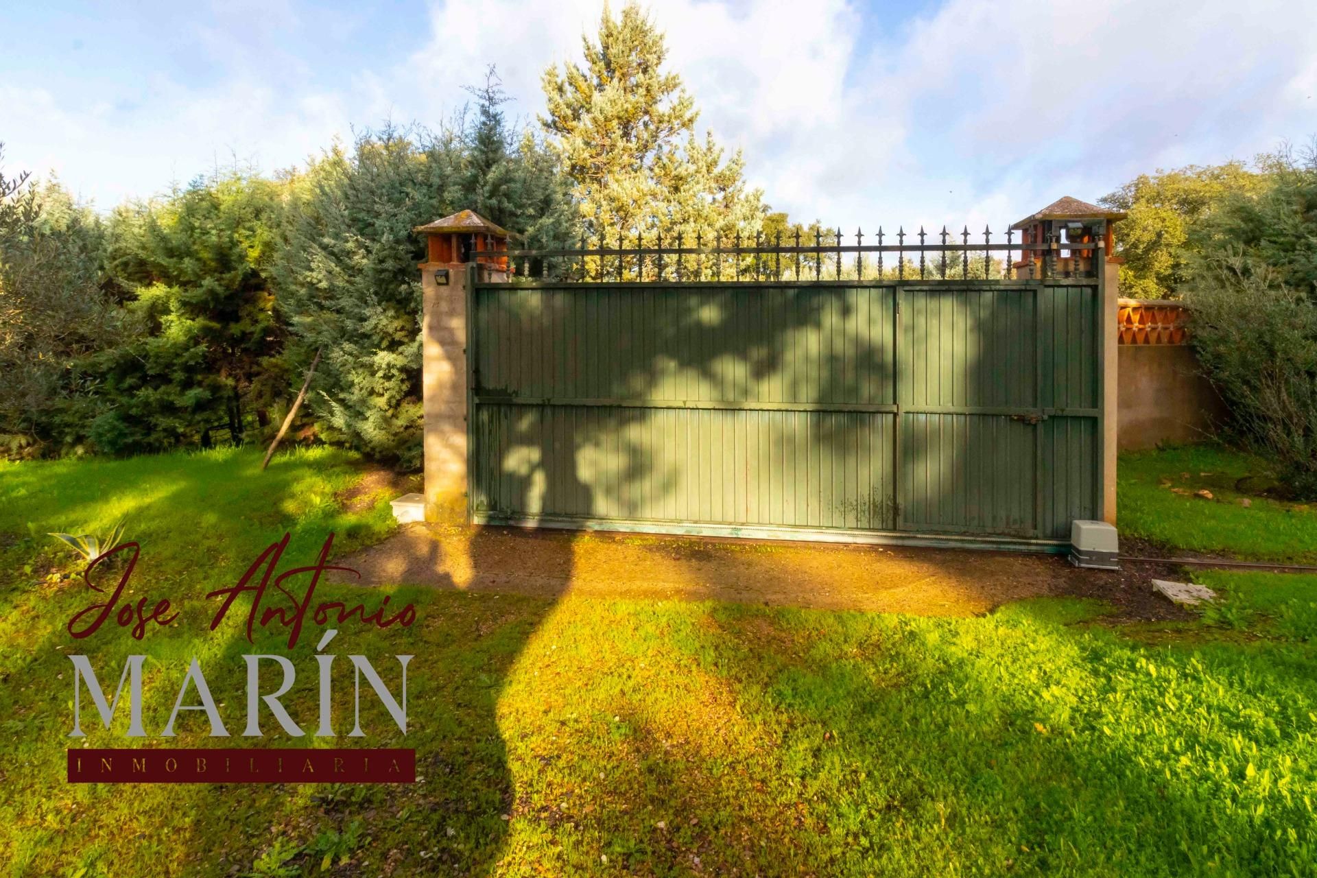 Garten von Country house zum Verkauf in Badajoz Capital mit Privatgarten, Abstellraum und Schwimmbad