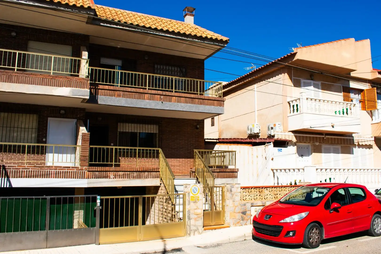 Vista exterior de Casa adosada en venda en Pilar de la Horadada amb Aire condicionat, Calefacció i Terrassa