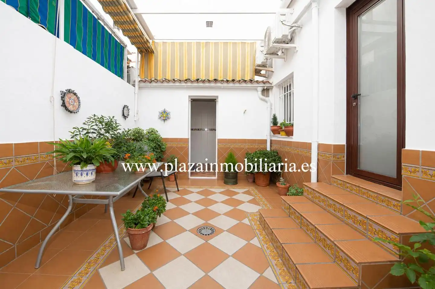Vista exterior de Casa o chalet en venta en Lucena con Aire acondicionado, Trastero y Balcón