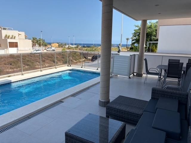 Swimming pool of House or chalet to rent in  Madrid Capital  with Air Conditioner and Swimming Pool