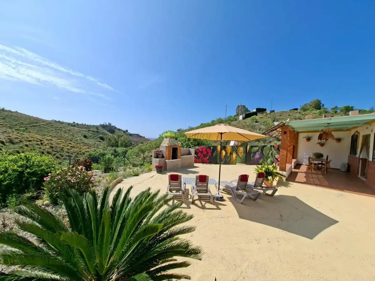 Terraza de Finca rústica en venta en Vélez-Málaga con Aire acondicionado, Jardín privado y Terraza