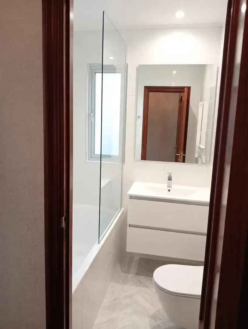 Baño de Piso en venta en Torrelavega  con Calefacción y Parquet