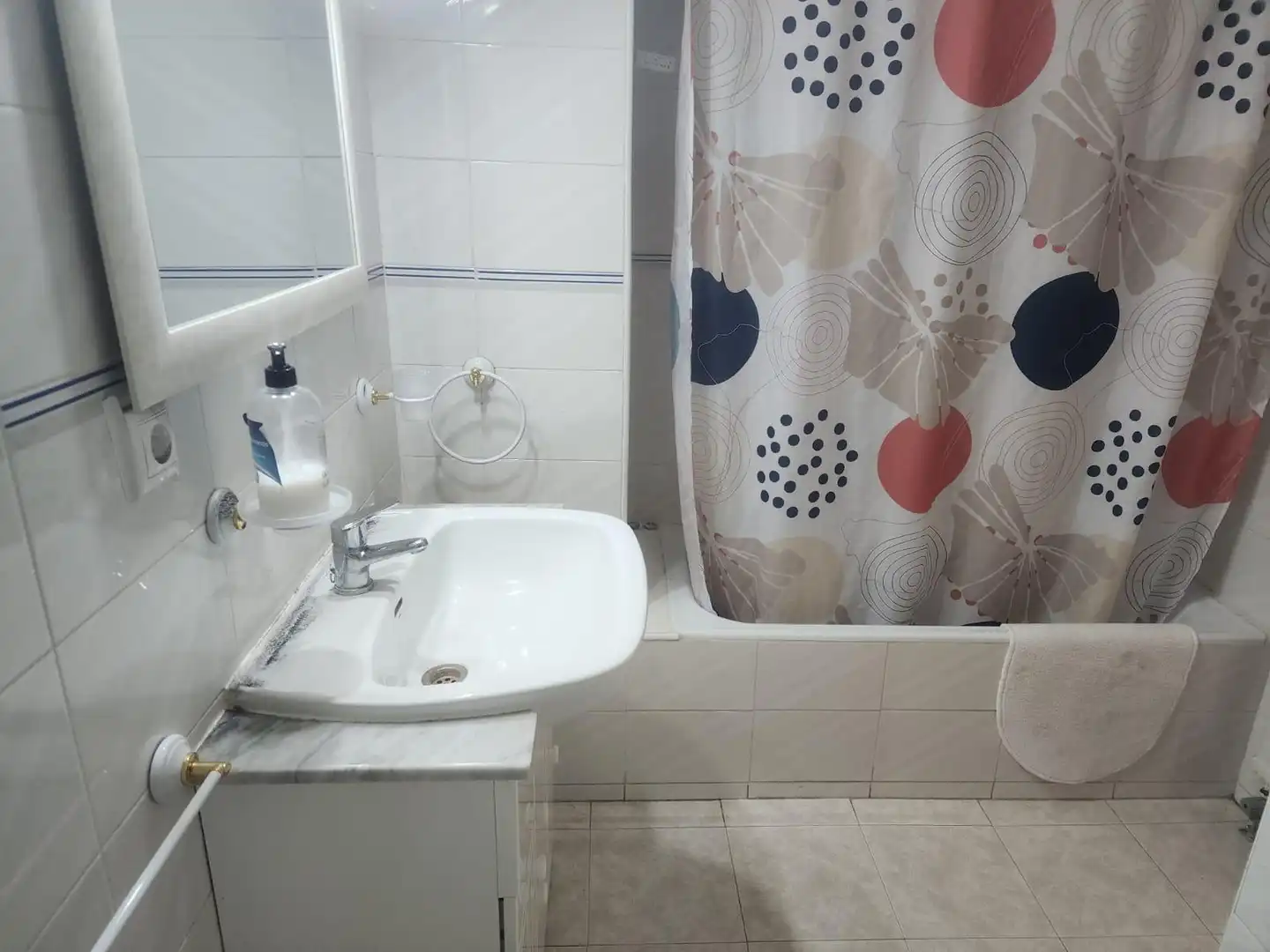 Badezimmer von Wohnung zur Miete in Jaca mit Heizung, Privatgarten und Terrasse