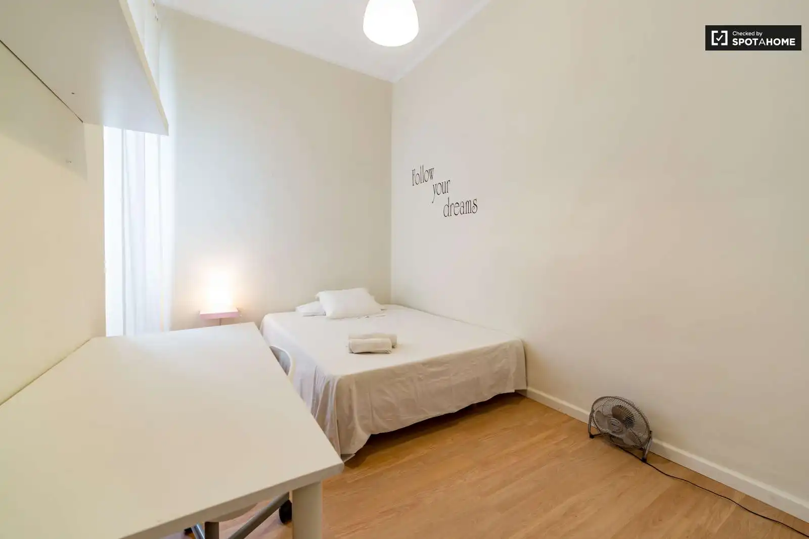 Room in Valencia, Valencia