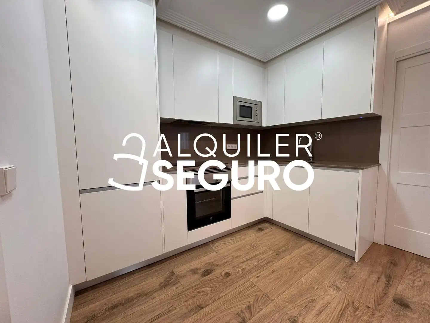 Cuina de Pis de lloguer en Madrid amb Aire condicionat, Calefacció i Terrassa