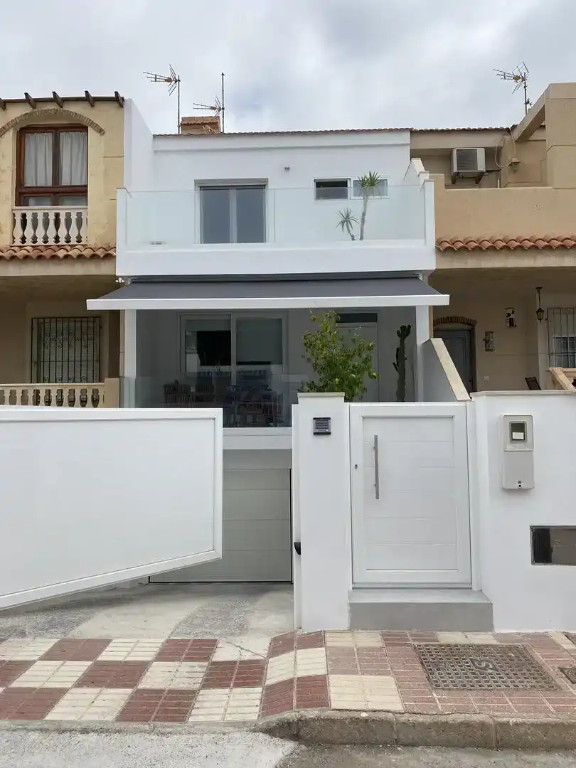 Terrassa de Casa adosada en venda en Balanegra amb Aire condicionat i Balcó
