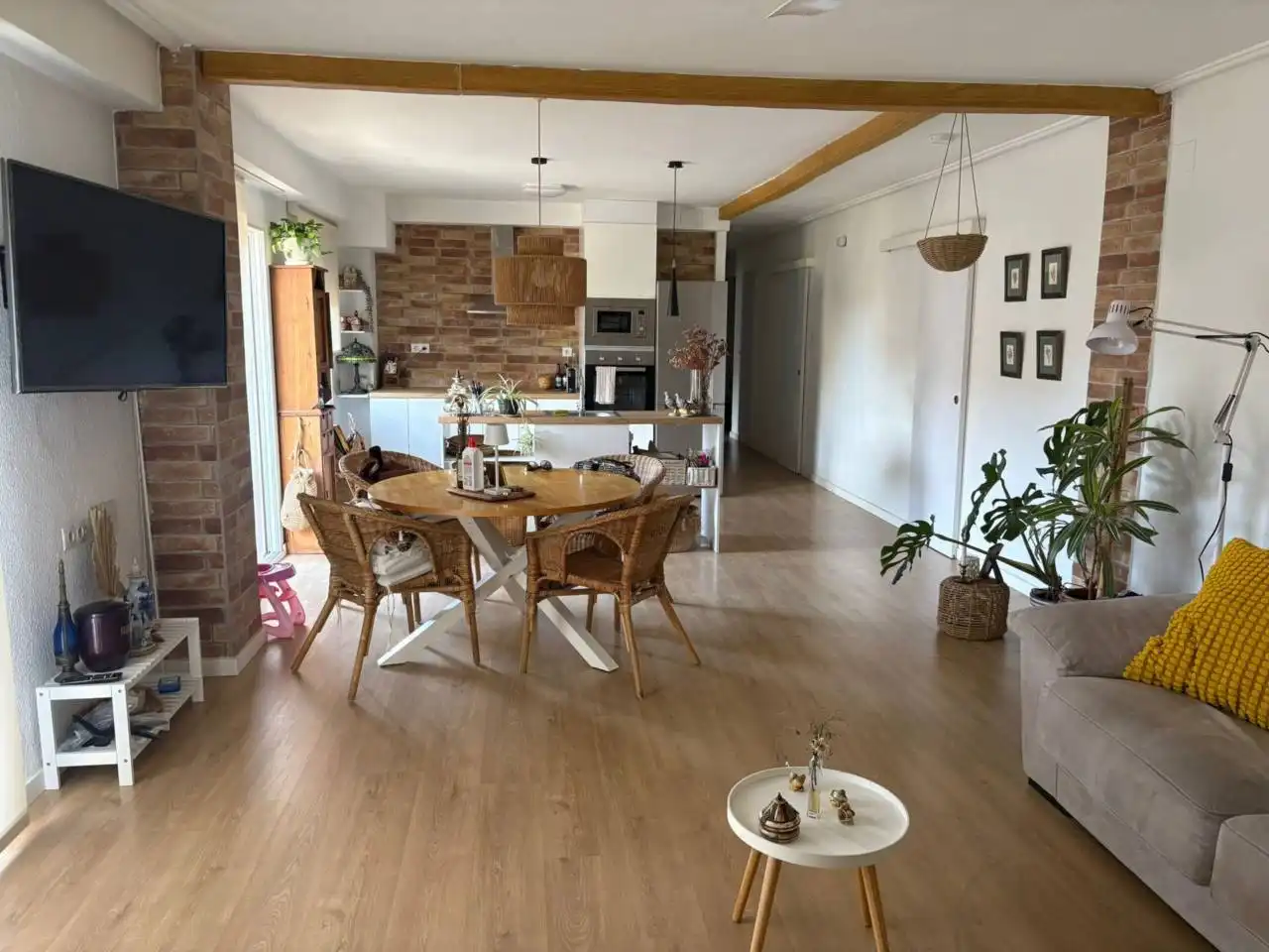 Dining room of Flat for rent in Valencia  with Air Conditioner and Balcony
