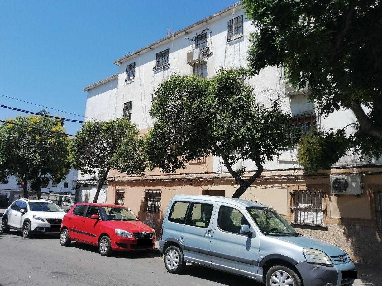 Vista exterior de Piso en venta en  Sevilla Capital
