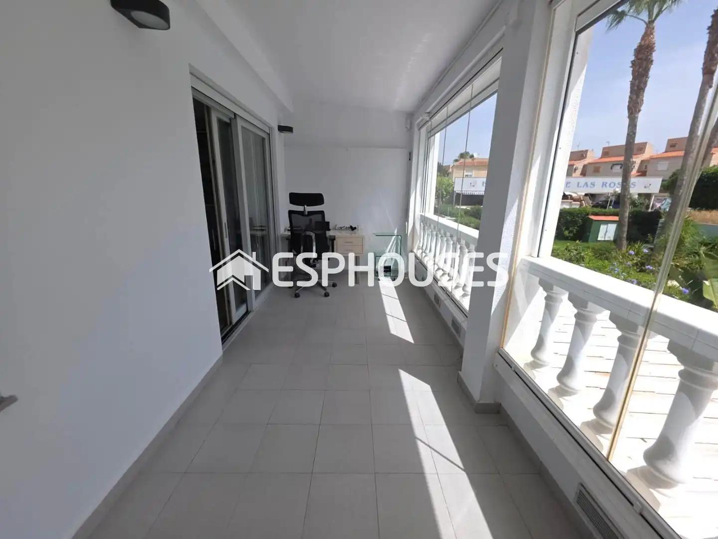 Terrace of Detached homes for sale in Guardamar del Segura  with Air Conditioner, Terrace and Furnished