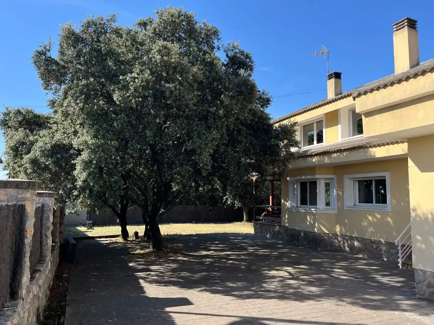 Vista exterior de Casa o xalet en venda en Galapagar amb Aire condicionat, Jardí privat i Traster
