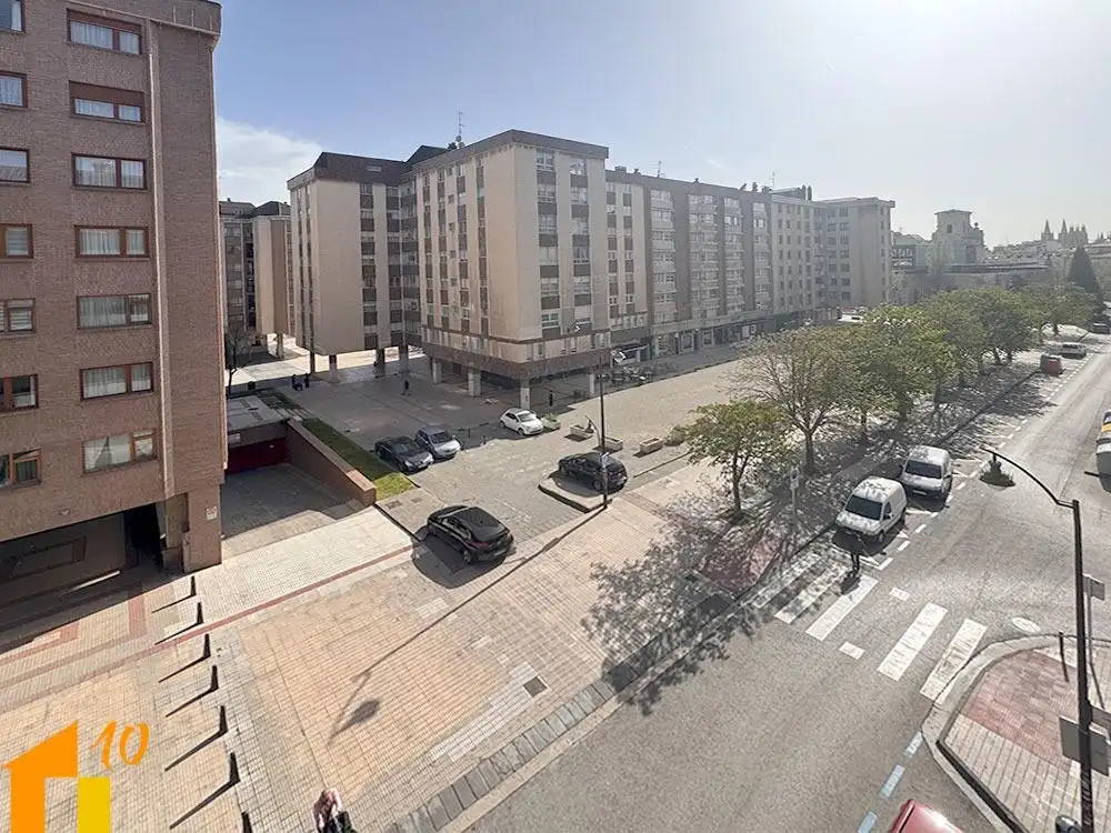 Aparcament de Pis en venda en Burgos amb Calefacció i Traster