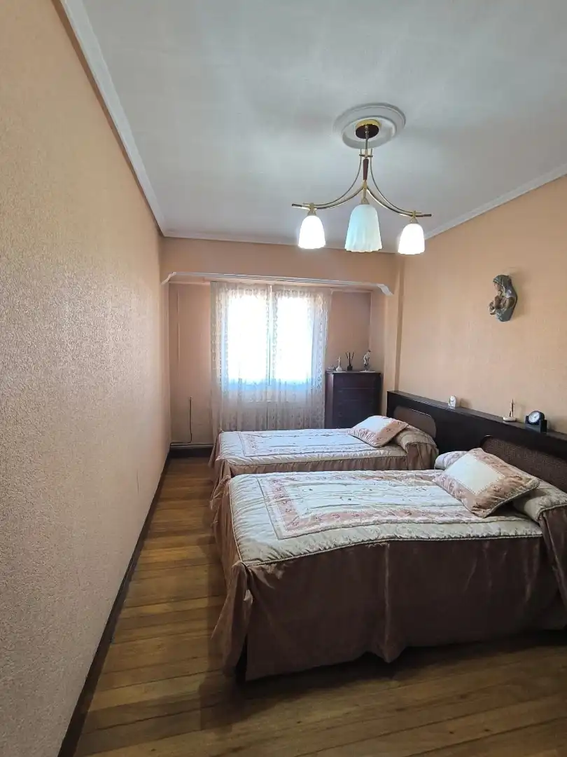 Habitación de Piso en venta en Bilbao  con Calefacción, Parquet y Amueblado