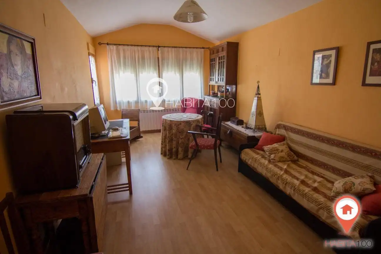 Sala d'estar de Casa o xalet en venda en Arcas del Villar amb Piscina i Piscina comunitària