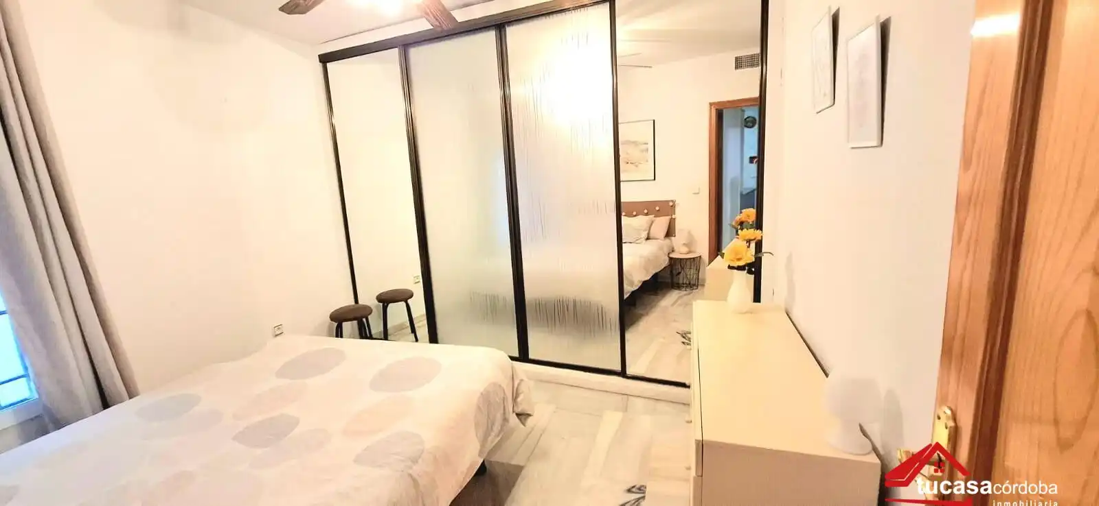 Bedroom of Flat for sale in Córdoba  with Air Conditioner and Furnished
