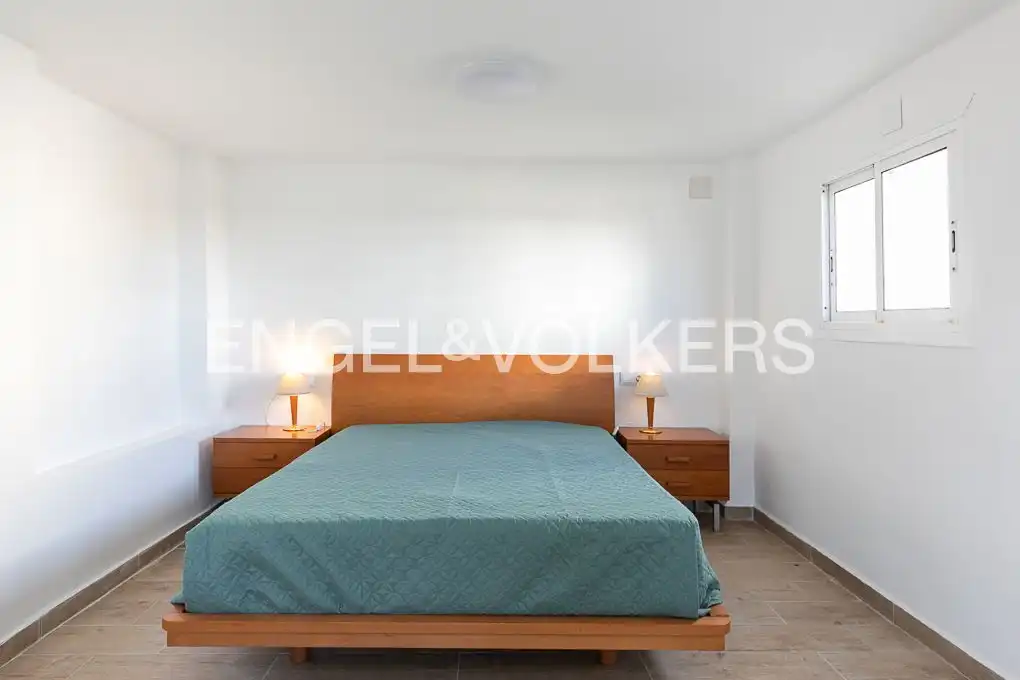 Bedroom of Houses for sale in Valencia  with Heating, Terrace and Furnished