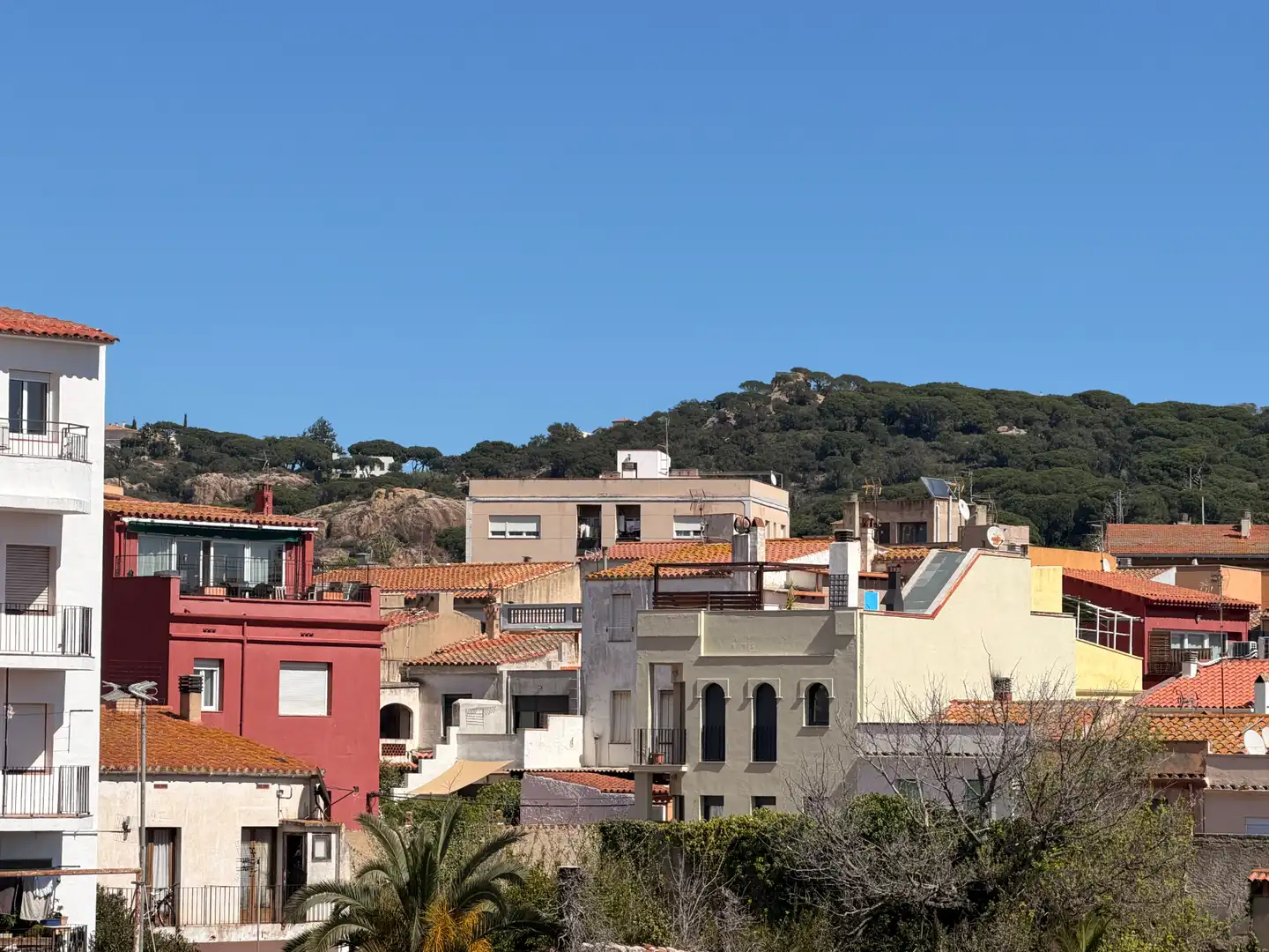 Außenansicht von Wohnung zum Verkauf in Sant Feliu de Guíxols mit Heizung, Terrasse und Ofen