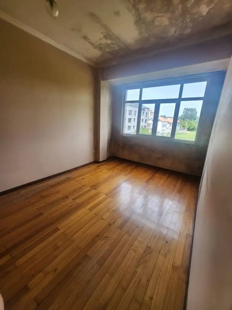 Habitación de Edificio en venta en Narón