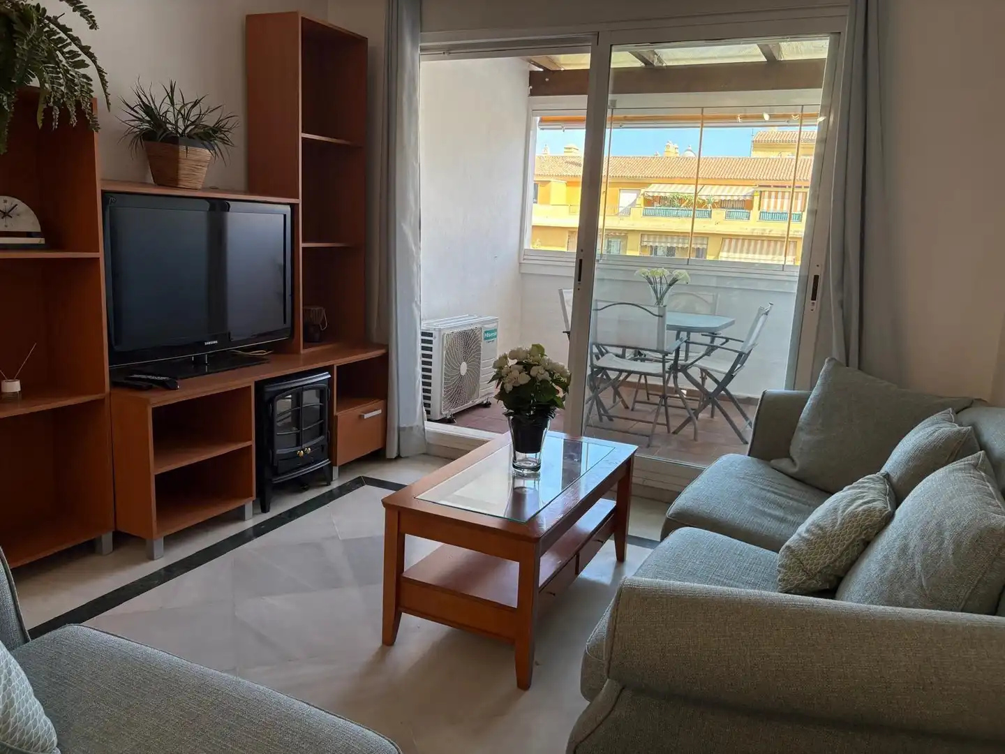 Sala d'estar de Àtic en venda en Marbella amb Aire condicionat, Calefacció i Jardí privat