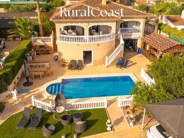Villa con piscina in vendita a Castellers