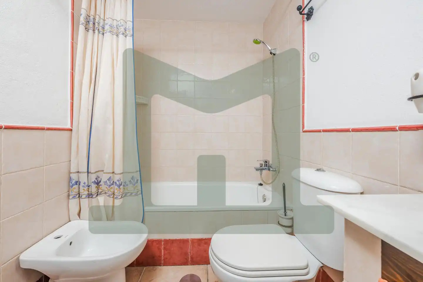 Badezimmer von Wohnung zum Verkauf in Zahara de los Atunes mit Klimaanlage, Terrasse und Abstellraum