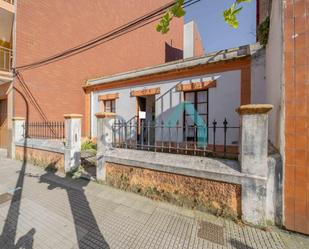 Vista exterior de Casa adosada en venda en Gozón amb Terrassa