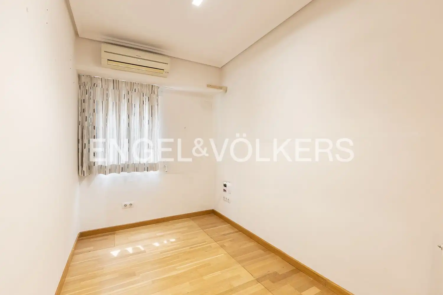 Piso en venta en Valencia con Aire acondicionado, Calefacción y Balcón