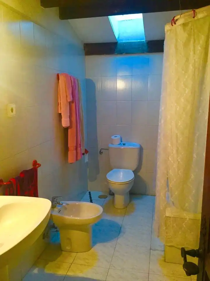 Bany de Casa o xalet en venda en Reocín amb Calefacció, Parquet i Terrassa