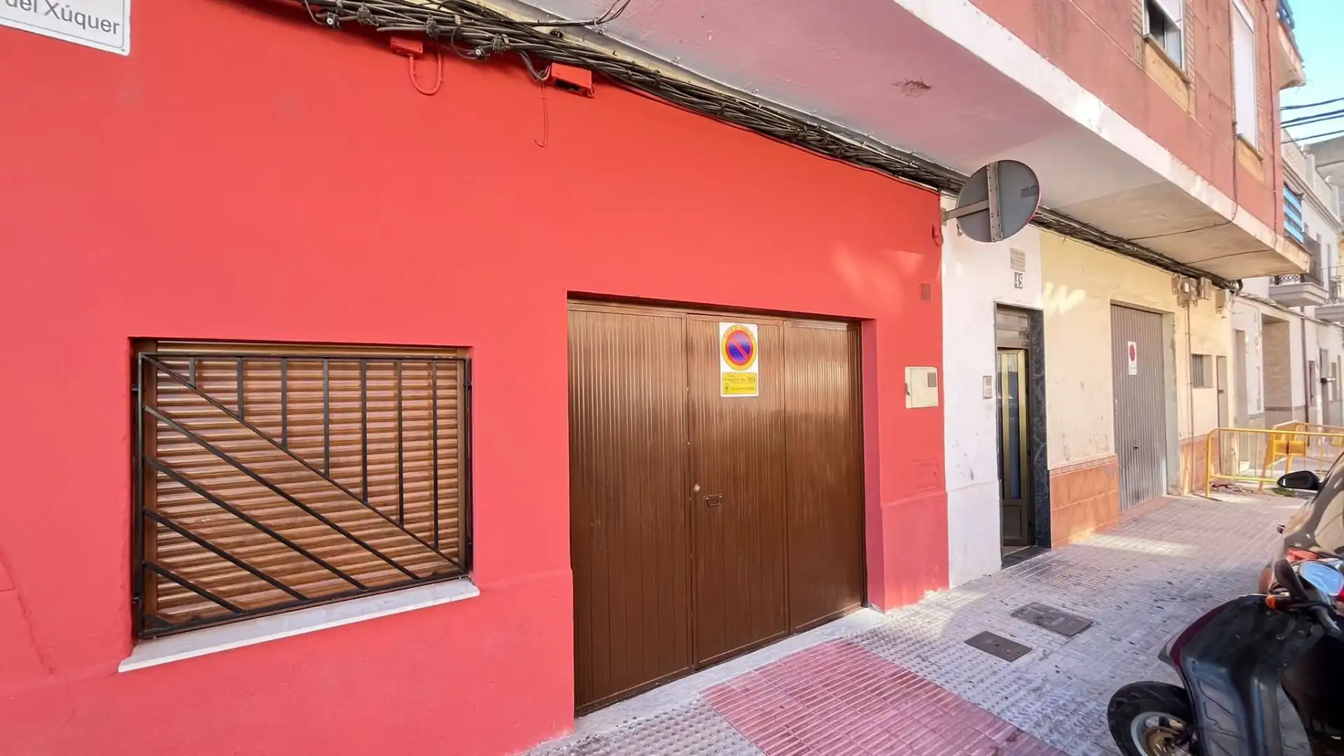 Vista exterior de Local en venta en Alberic