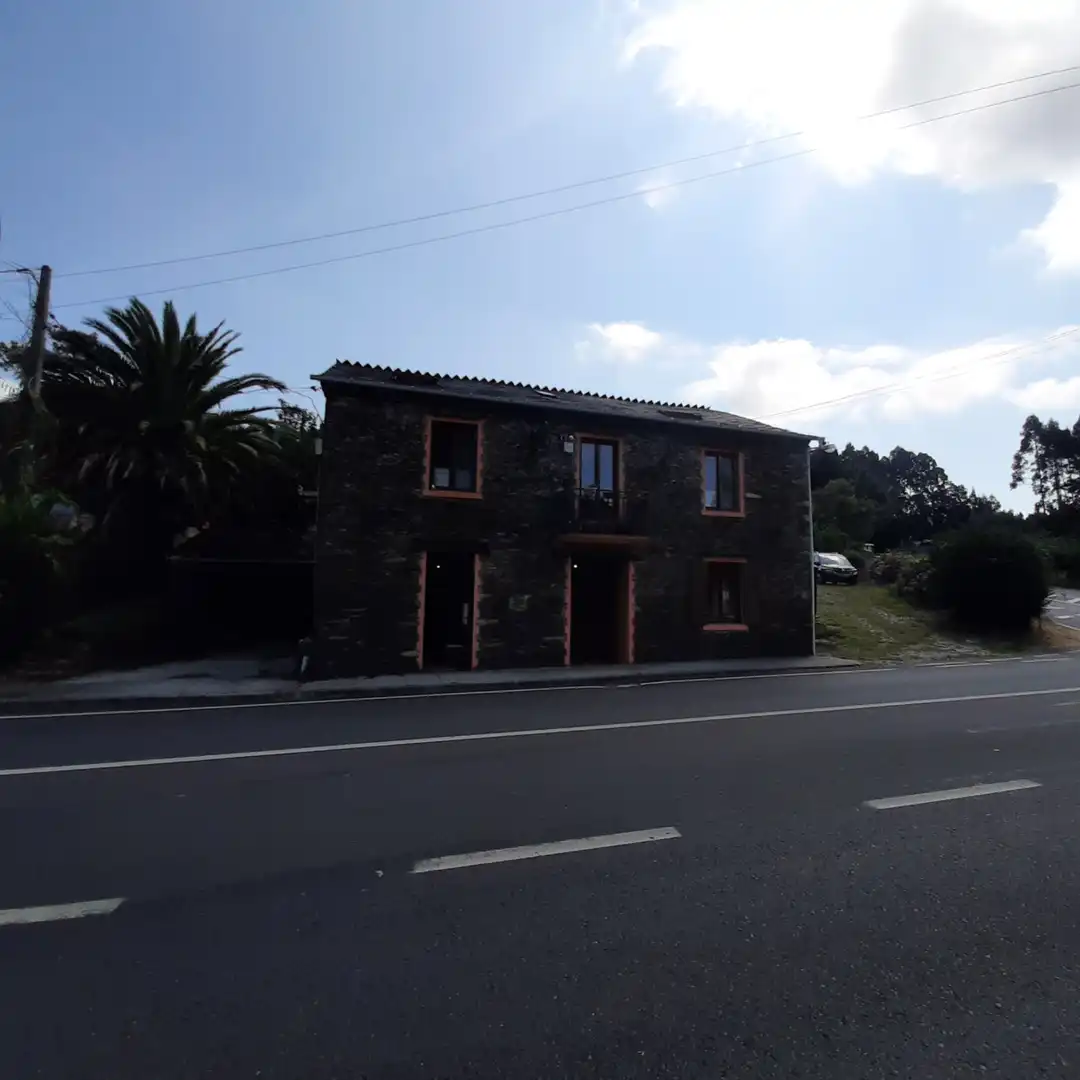 Vista exterior de Casa o xalet en venda en Mañón amb Jardí privat, Terrassa i Moblat