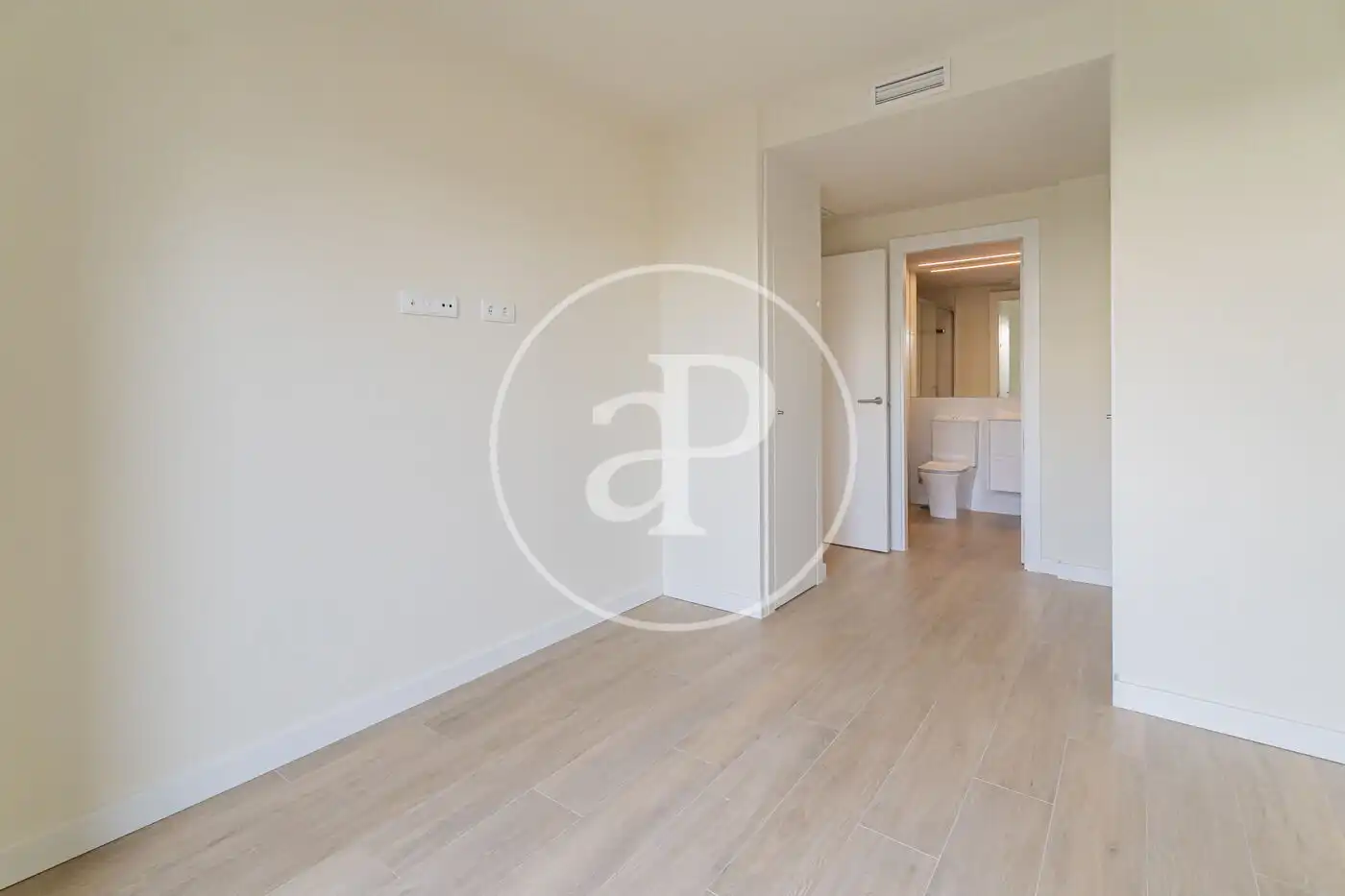 Bedroom of Flat for rent in Madrid  with Air Conditioner, Heating and Terrace