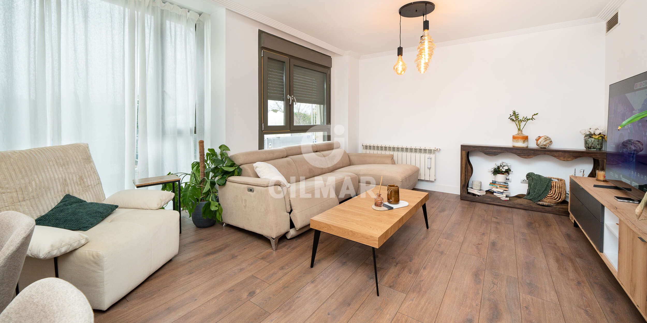 Sala de estar de Piso en venta en  Madrid Capital con Calefacción, Jardín privado y Trastero