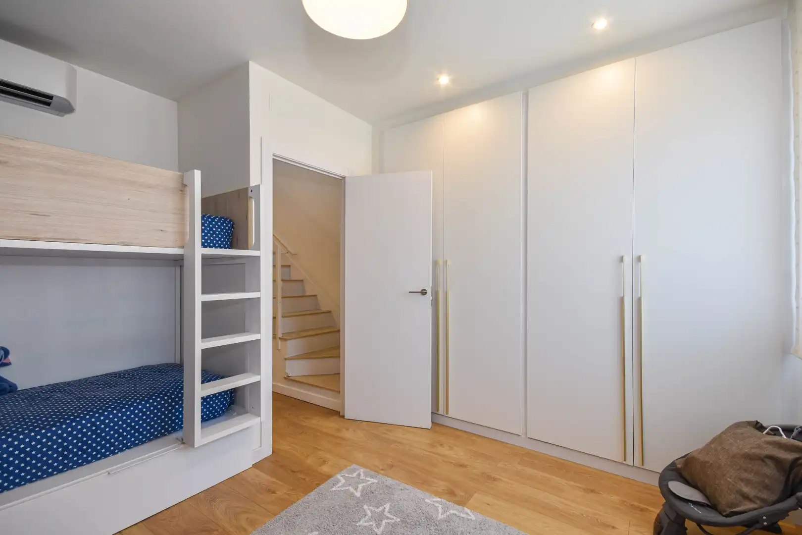 Adossat amb piscina en venda a Carrer de Roda de Ter, imagen 23