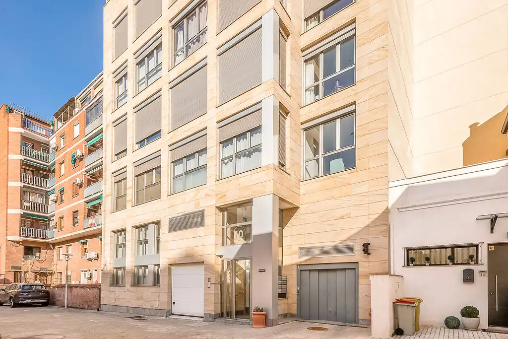 Vista exterior de Garaje en venta en Barrio de Salamanca