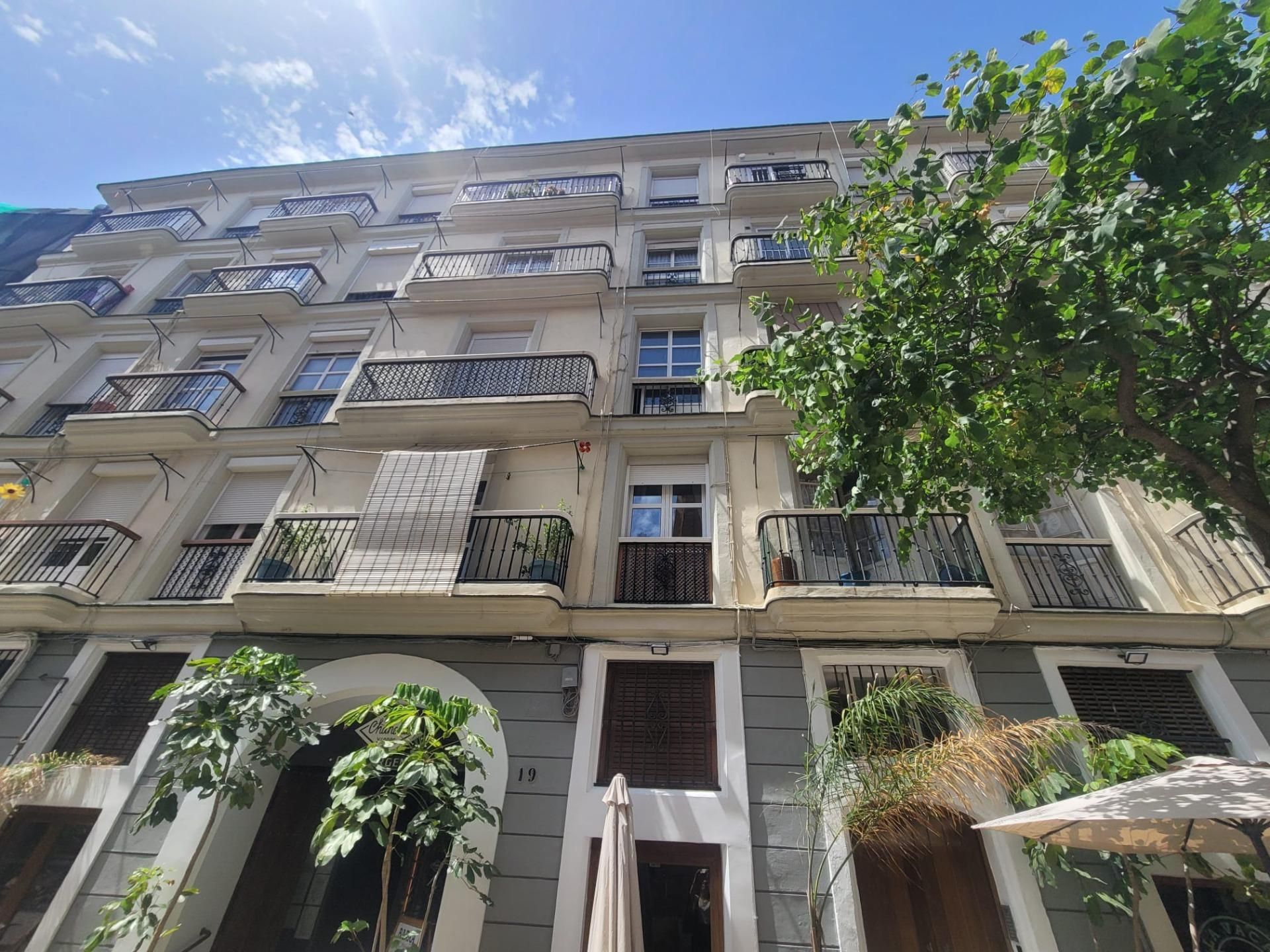Vista exterior de Piso en venta en  Cádiz Capital con Balcón