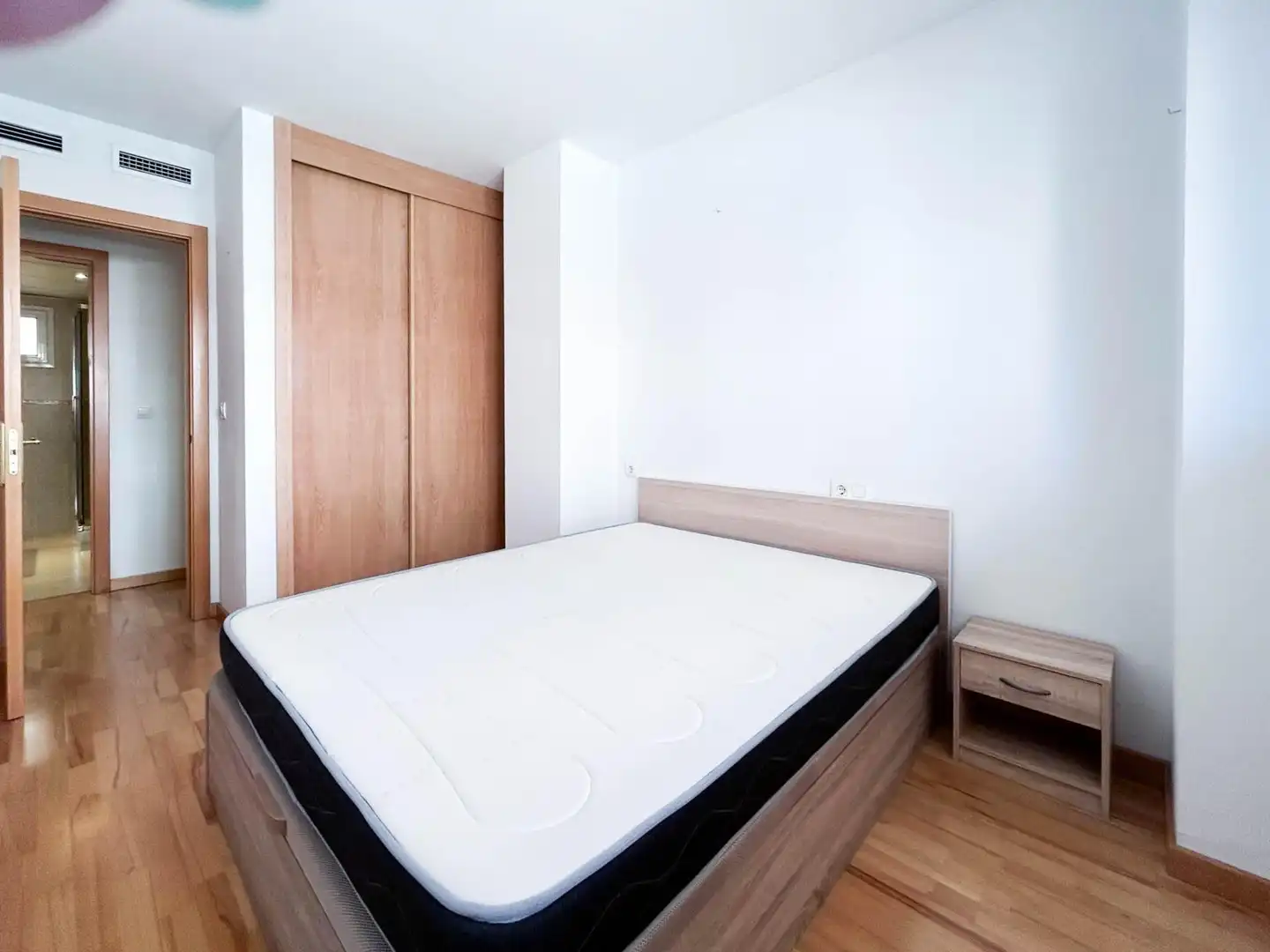 Bedroom of Flat for rent in Paterna  with Air Conditioner, Heating and Private garden