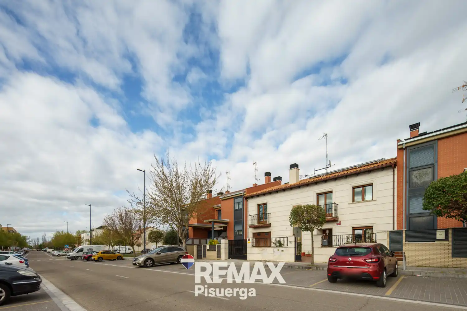 Vista exterior de Casa o chalet en venta en Laguna de Duero con Aire acondicionado, Calefacción y Jardín privado