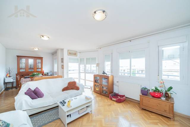 Ático en Venta en Calle Manuel de Falla en Golf - El Carralero