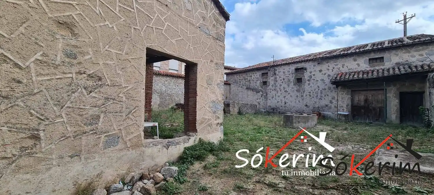 Edifici en venda en Sotillo de la Adrada