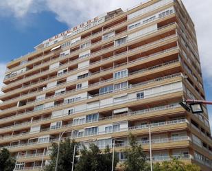 Vista exterior de Pis en venda en Alicante / Alacant amb Aire condicionat, Moblat i Piscina comunitària